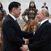 Конная гвардия почетного караула Монголии приветствовала Владимира Путина