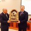 В хоккей играет настоящий.. хоккеист-конник Владислав Третьяк!
