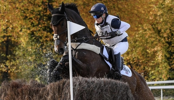 Лора Коллет продолжает лидировать после кросса CCI5*