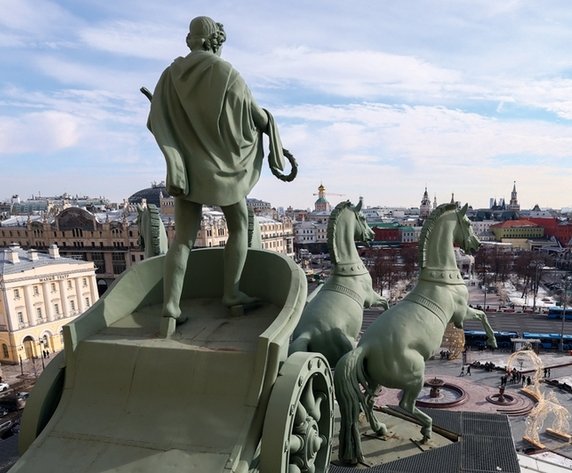 Четверо в ряд, или О чем молчат квадриги