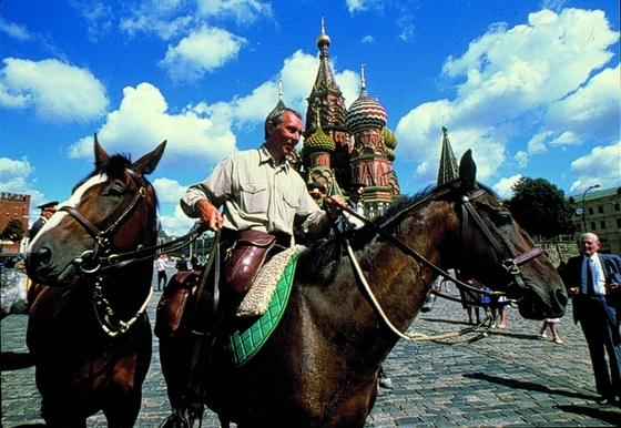 Знаменитый конный путешественник в Москве.