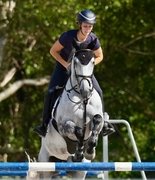 Королевский визит: Зара Тиндалл блистает на Голд-Косте